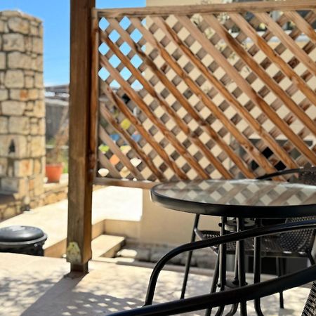 Tonea'S Houses Himare Exterior photo