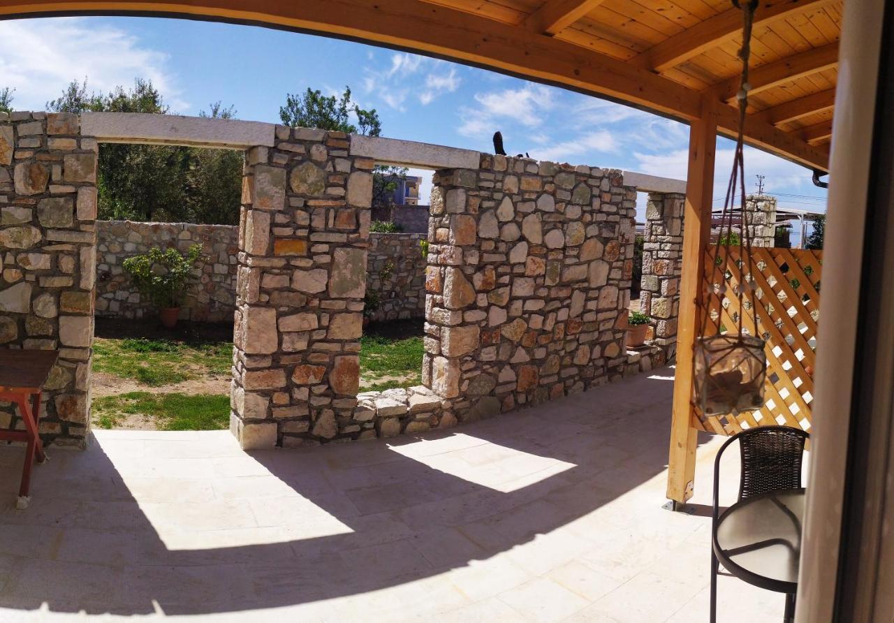 Tonea'S Houses Himare Exterior photo